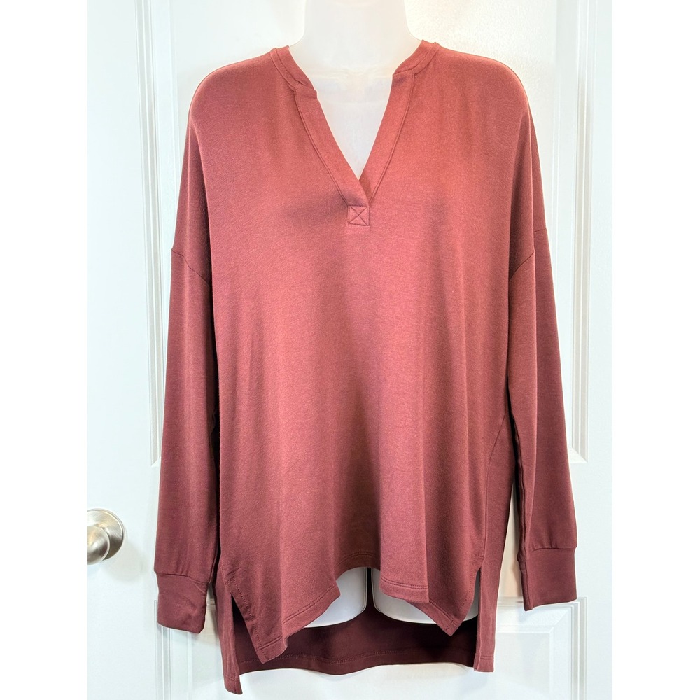NWT Lou & Grey Signature Soft V Neck Split Hem Lounge Wear Top Burgundy Small
